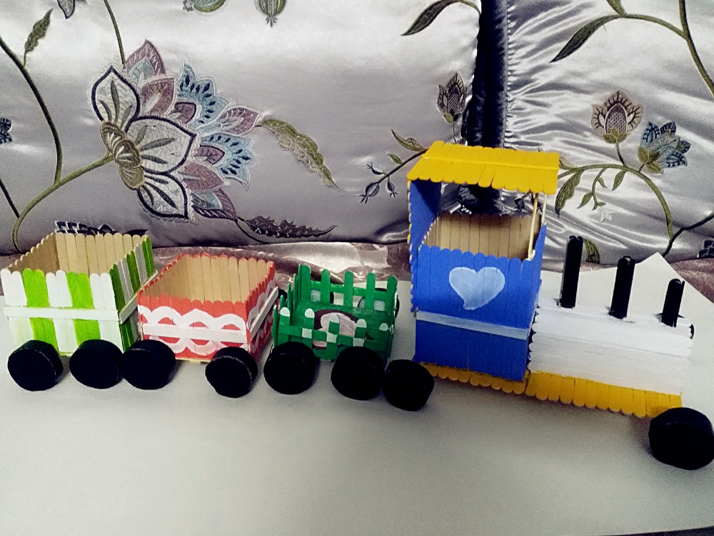 幼儿园雪糕棒创意手工雪糕棍做的小货车——师乐汇幼儿教师教育网