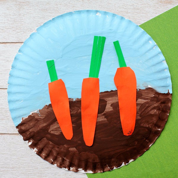 纸盘拼贴手工:种在地里的胡萝卜