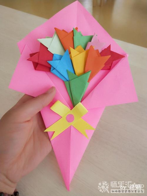 母亲节带孩子一起做折纸花,送给他们亲爱的妈妈们! 分享到